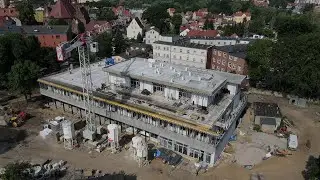 Wiecha stanęła na budowanym Pawilonie Rehabilitacyjnym LCO w Świebodzinie
