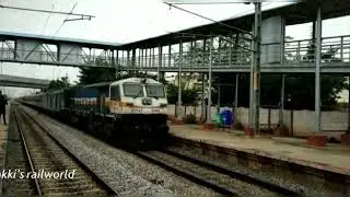 Empty Rakes of Udyan express skips Hoodi at max speed
