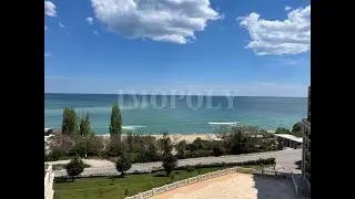Three bedroom apartment with a unique view on first line by the sea