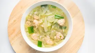Vietnamese Opo Squash and Shrimp Soup (Canh Bầu T&ocirc;m)