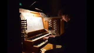 HALLOWEEN ORGAN MUSIC... Fugue in D minor No.1, by Hugh Walker.