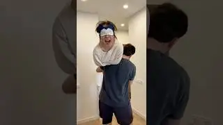 У мамы стресс! Куда же отвезут её мальчики?😱