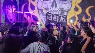 D.H.K. - Aki sigo yo - Destrucci&oacute;n