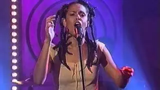 Christine Anu - My Island Home (remix) (live on Pepsi Chart)