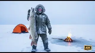 -40°C Frozen Sea: 3 Din Tak Sirf Machli Khakar Zinda Raha! (Catch & Cook)