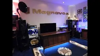 Magnavox Astro-Sonic 40 Stereo Console 