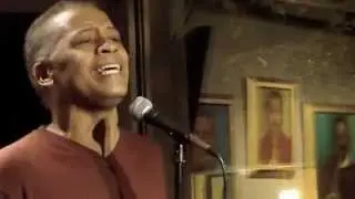 Andre Montgomery sings Macy Gray's  