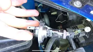 PKW Lampe Leuchtmittel wechseln KFZ H7 oder H4 Sockel Birne ersetzen Dacia Sandero StepWay Essential