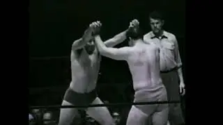 Leo Garibaldi vs. Billy Blassie McDaniel &ndash; TECHNICAL WAR in 1950s LA Wrestling! 🎩🔥