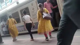 Mumbai local railway station #Bandra 
