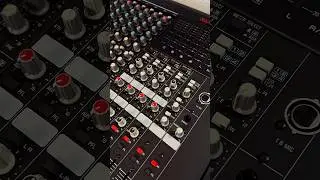 Это Ramsa WR-S4424 &mdash; 24-канальный микшер #ramsa #nirvana #audiomixer #panasonic #mixingconsole
