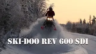 Ski-Doo Rev 600 SDi 2005 - Deep Pow