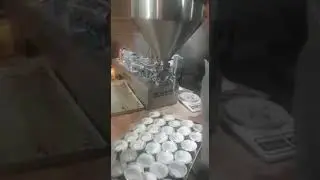 cake gel application in muffins