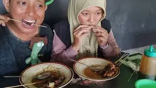 Makan Sate Gulai Kambing dan Ayam Minum Jeruk Nipis Hangat