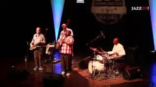 Bilbaina Jazz Club 2015 / MES A MES / ERIC REVIS 4tet