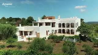 Traditional finca with 6 bedrooms, 2 swimming pools, spacious outdoor areas and a tennis court