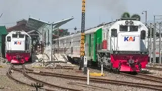 2 LOKOMOTIF SERI CC 201 SAMA SAMA BERDAMPINGAN MENARIK KERETA PANJANG DAN KERETA LOKAL