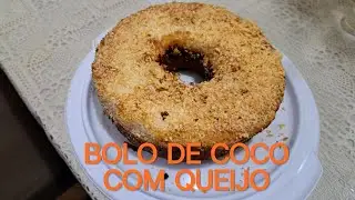 Bolo de Coco com Queijo Para o Café da Tarde