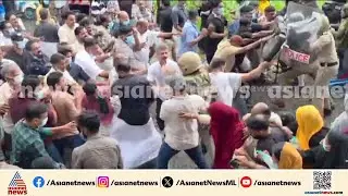 ഫ്രെഷ്&zwnj;കട്ട് ഫാക്ടറിക്ക് തീയിട്ട് പ്രതിഷേധക്കാർ; കണ്ണീർ വാതകം പ്രയോഗിച്ച് പൊലീസ് | Kozhikode