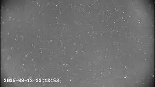 varios meteoritos + 1 bola  incandescente lenta