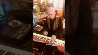 Piano-bar / H&ocirc;tel Ibis-Brasserie de la Poste / Montargis