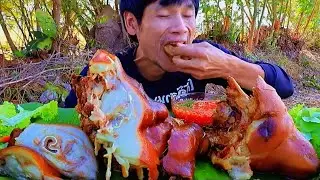 MUKBANG 5KG STEWED PIG HEAD WITH SPICY SEAFOOD SAUCE &ndash; SUPER TASTY & SUPER FIERY! 🔥😋