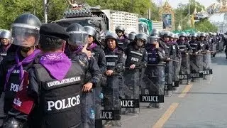 Thai police clear some protest sites in Bangkok - BBC News