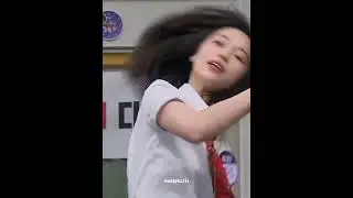 Itzy's Yeji & Ryujin dancing to 