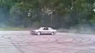 BMW E30 m-tech2 donuts