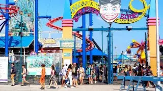 New York:  Coney Island Beach Happy Sundy