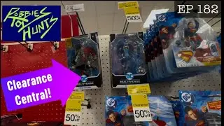 Поиск коллекционных фигурок в магазинах Target и Walmart.