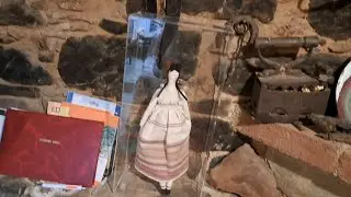 Va prezint o casuta foarte veche si traditionala dintr-un catun din muntii Ciprului