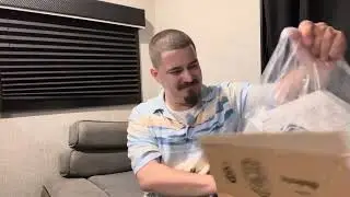 Unboxing new studio gear 📦 