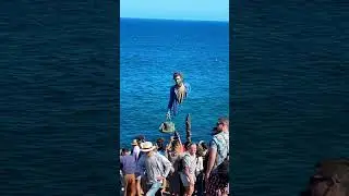 Hows that? #ocean #view #shorts #shortvideo #australia #sydney #sculpture