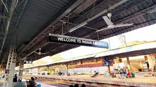 12780-Goa Express | Arrival | Loco Change | Departure from Pune Junction 