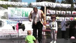 Magician Ziutini at II International Children's Day Peterborough 4.06.2011 Central Park part 1/3