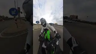 Do you clutch in when turning motorcycle