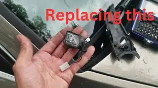 Подсветка зеркал (подсветка околодверного пространства) Audi A6 2005 года выпуска