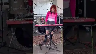 Un minuto de Synth-Electro Pop para t&iacute; 🧑&zwj;💻🤖💜💞 #musicaelectronica #synth #electropop #liveset