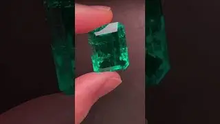 High quality emerald with cotton wool #emeraldjewelry  #emeraldstuds #emeraldcollection #jewelry