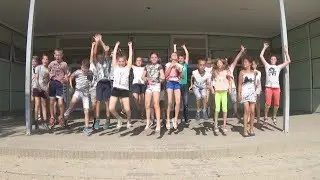 Búcsú az alsó tagozatos tanárnéniktől. (Táncsics Mihály Általános Iskola Székesfehérvár)