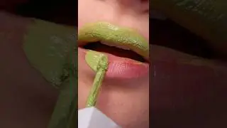 Beetle juice lip trend : green and black lip combo