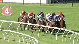 MOUNT FUJI AT A PRICE WINS AT DOOMBEN | GILLIAN HEINRICH & MICHAEL RODD