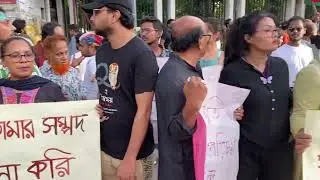 ধ্বংসের বিরুদ্ধে মানববন্ধন  করেন  শিল্প স্থাপনা শিল্পাঙ্গন। শিল্পকলায় একাডেমিতে।SRS Picture