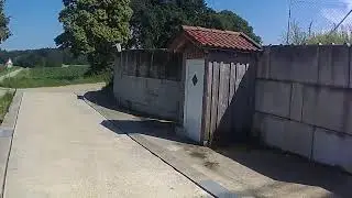 Ape Fahren nach hinten sehen.