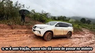 SW4 DEU TRABALHO DE PASSAR NO ATOLEIRO 