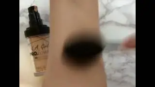 Best Makeup Tool: 10 Oval Brush Set for $20 & Brush Holder for $8