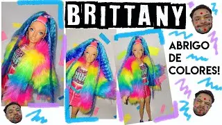 BRITTANY / DEFA LUCY! CON ABRIGO DE COLORES Y NUEVO TONO DE TEZ!