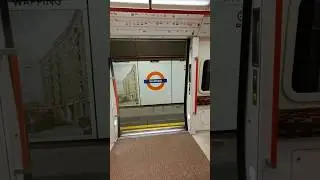 Class 378 Doors closing London Overground