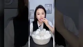 CRISPY ICE EATING ASMR#frezzerfrost #asmreating #powderysoftice#shavediceeating#crispyice#cruncyice